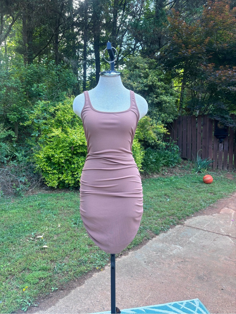 Sleeveless Mauve Bodycon Dress - Brand: